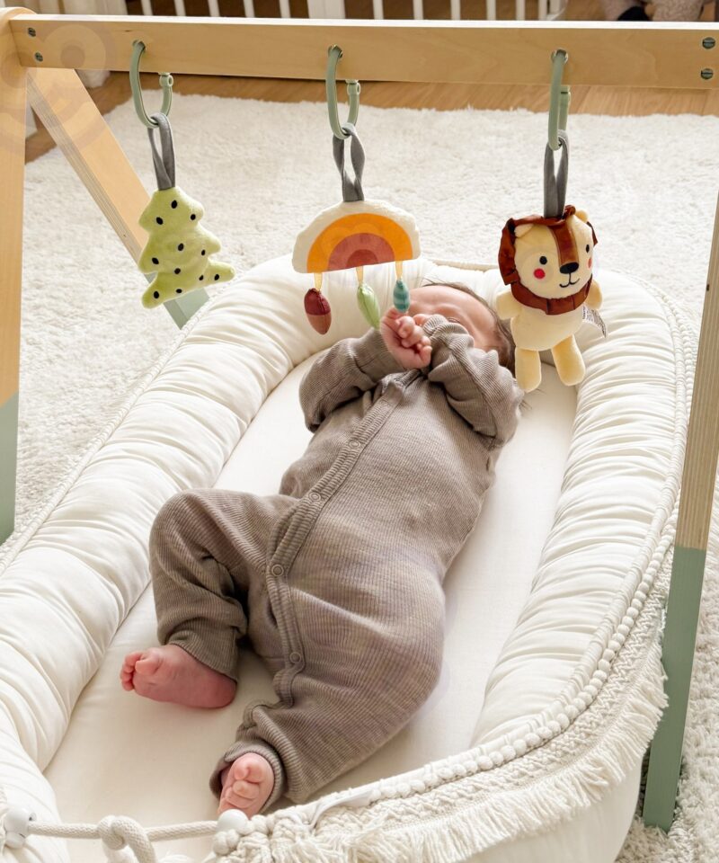 Kolm rippuvat elementi stimuleerivad meeli