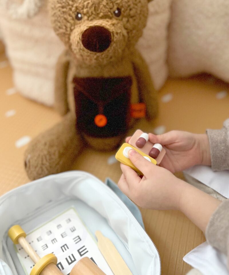 Arstikomplekt koos kohvriga