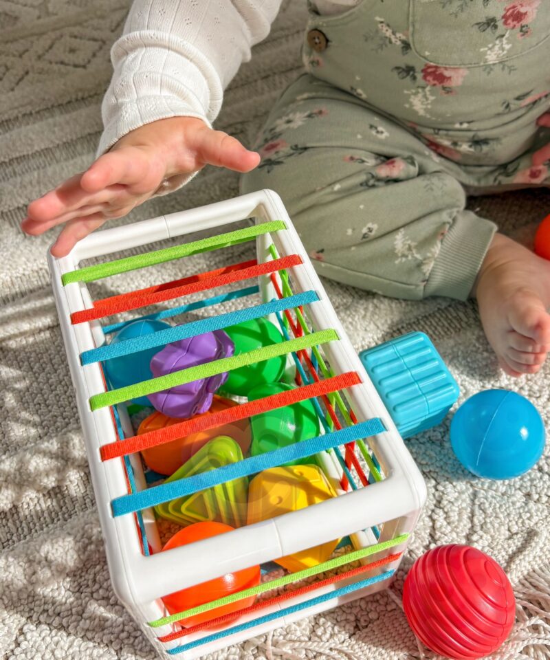 Kuubik erinevate tekstuuridega