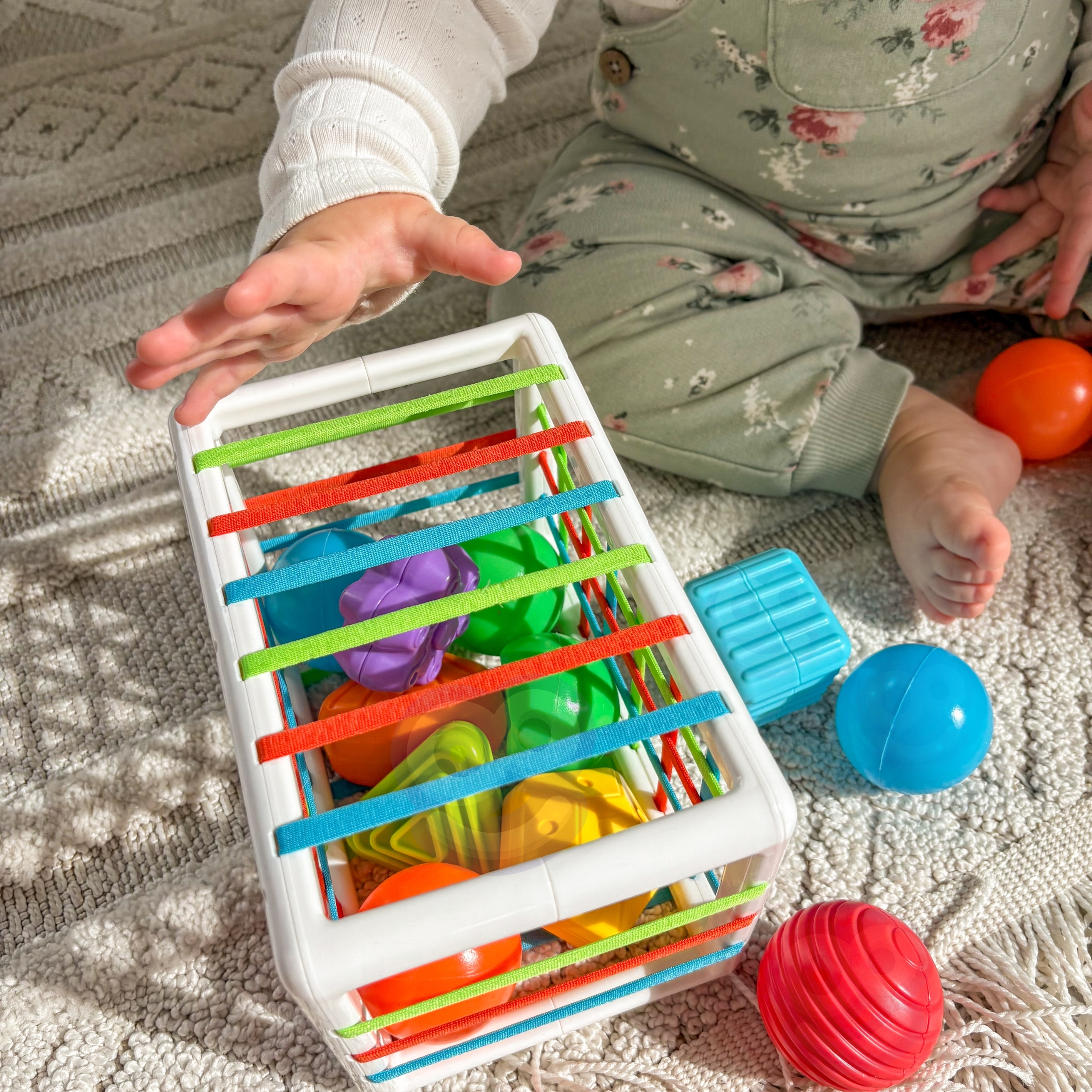 Kuubik erinevate tekstuuridega