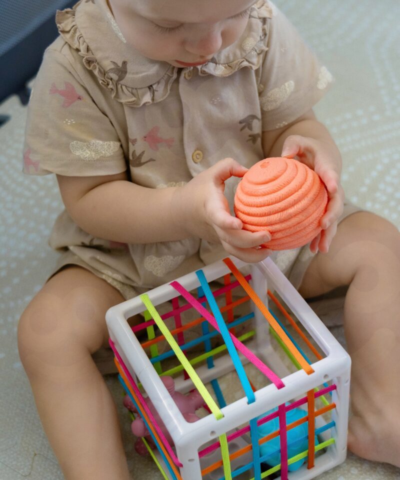 Sensoorne mänguasi käeliste oskuste arendamiseks