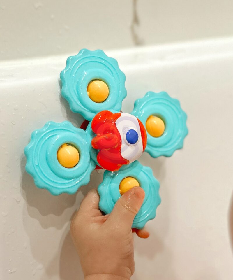 Kolm erinevat spinnerit komplektis