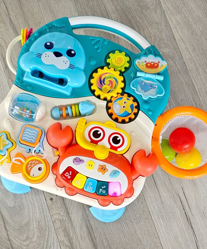 Hariv laud erinevate mänguelementidega