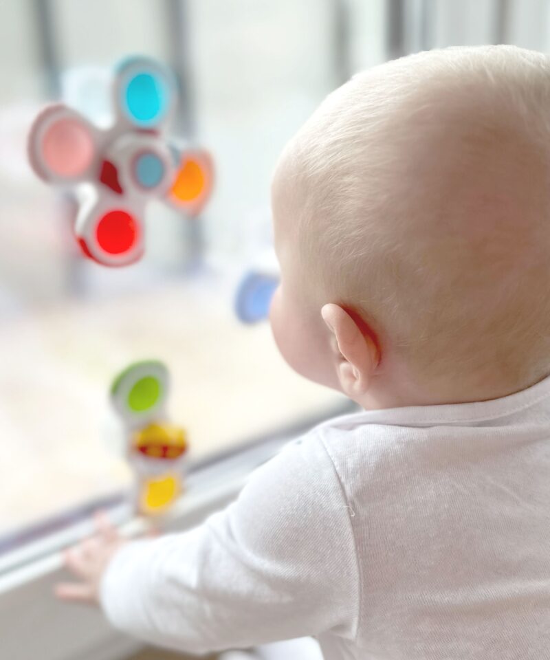 Sensoorne mänguasi vannis mängimiseks