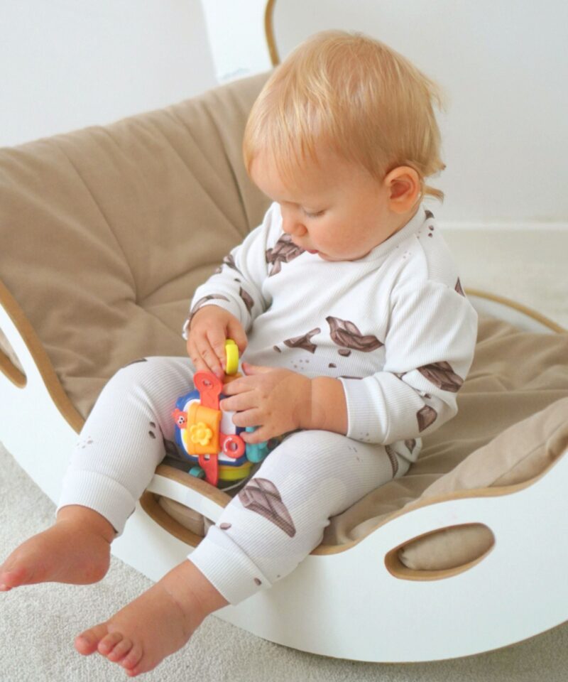 Erksad värvid ja tekstuurid Montessori mänguasjas