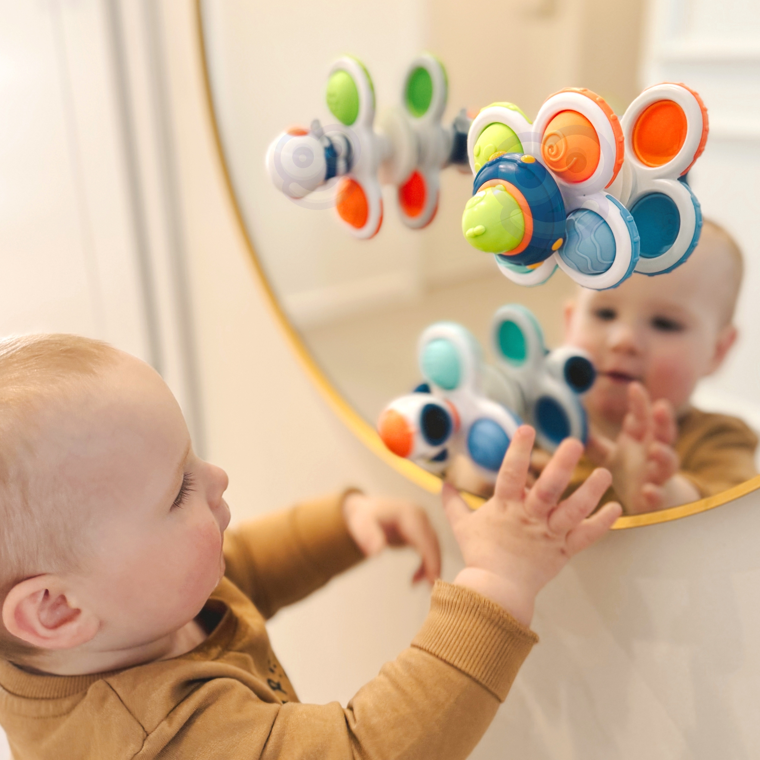 Värvikas kosmoseteemaline mänguasi