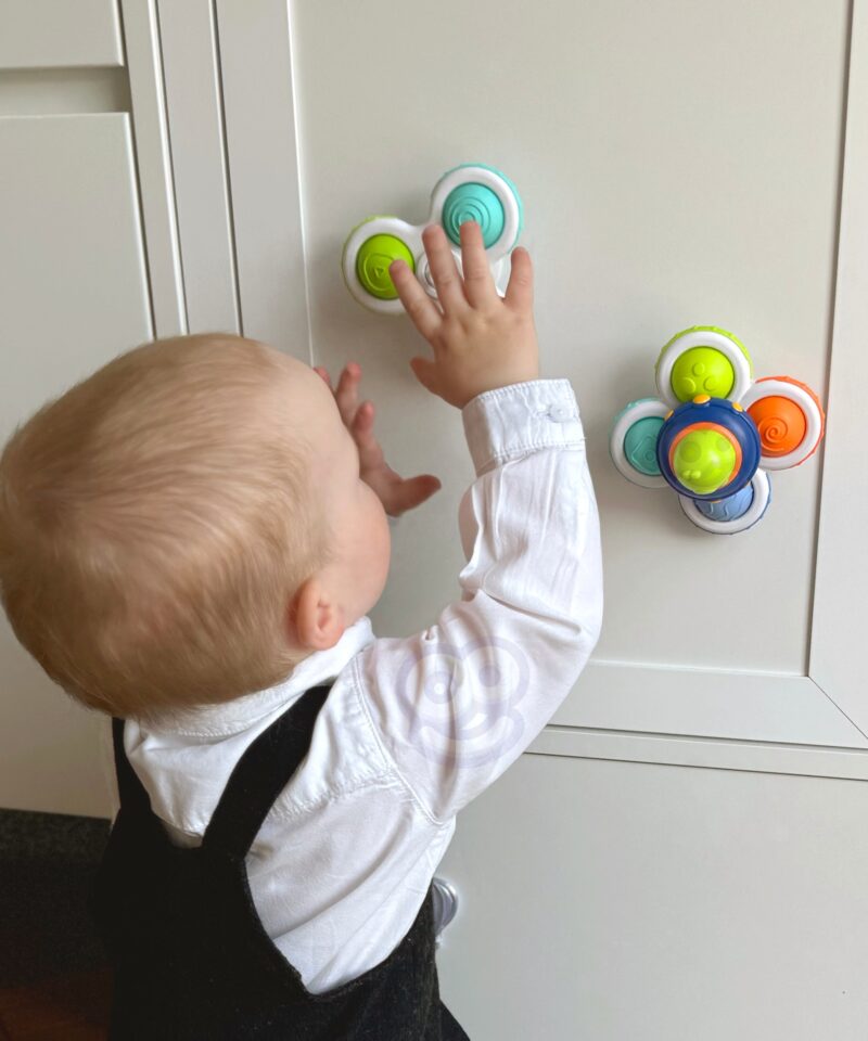 Kolm erinevat spinnerit komplektis