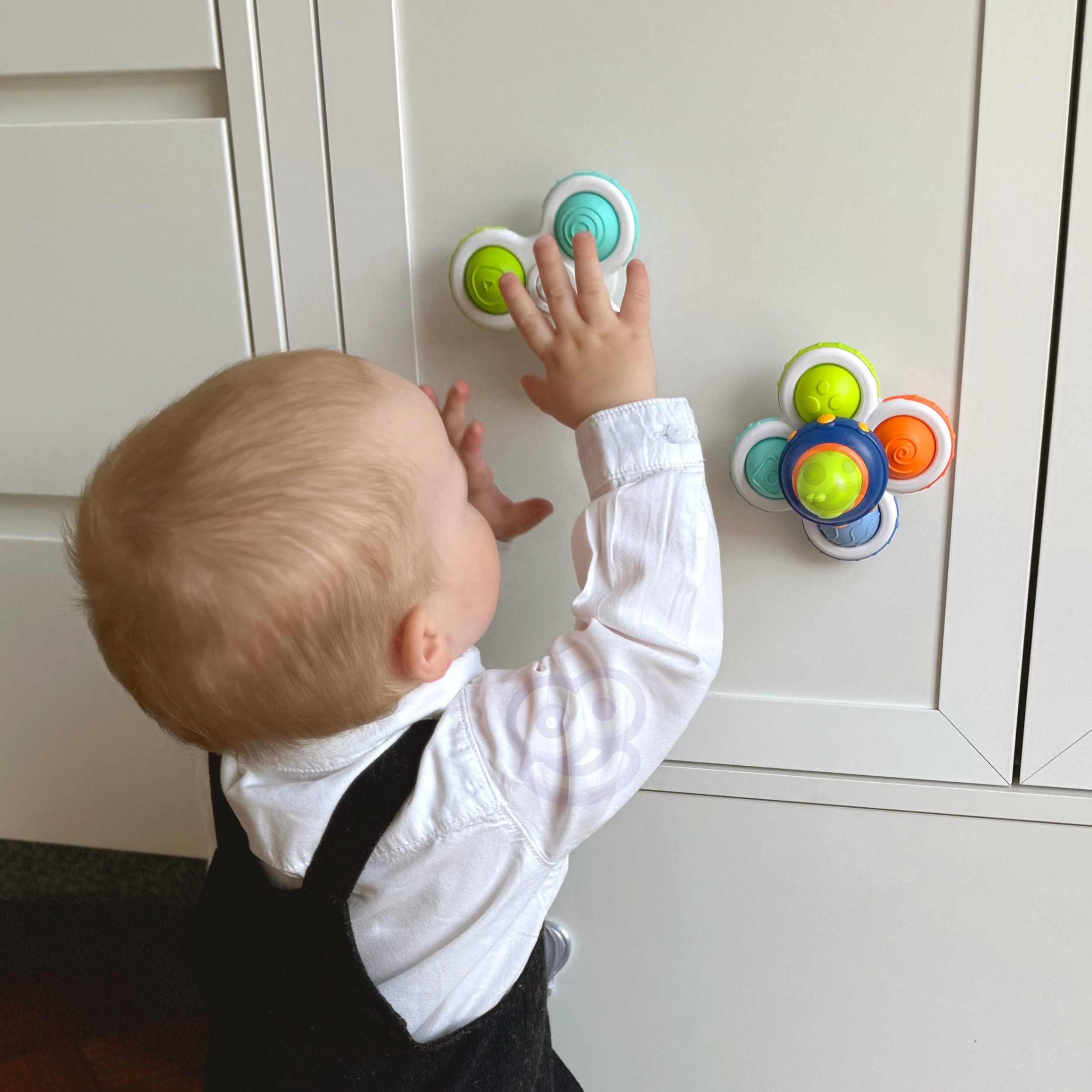 Kolm erinevat spinnerit komplektis