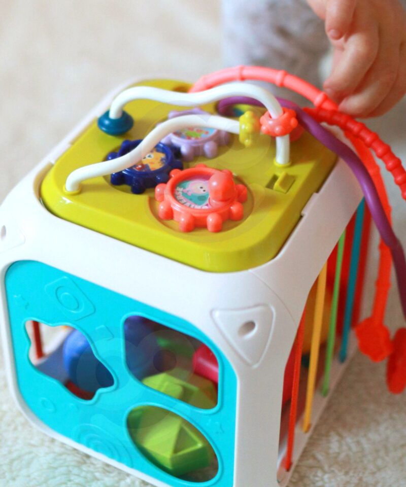 Beebide arenduskast koos mini-ksülofoniga