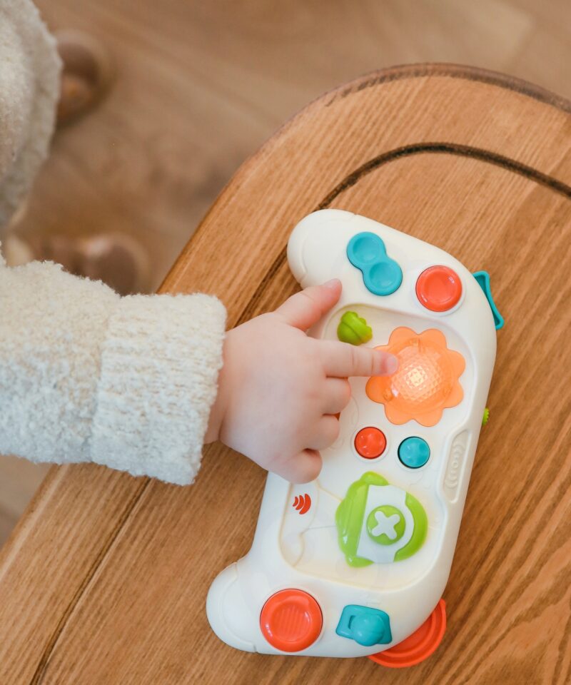 Arendav mänguasi helide ja valgusega