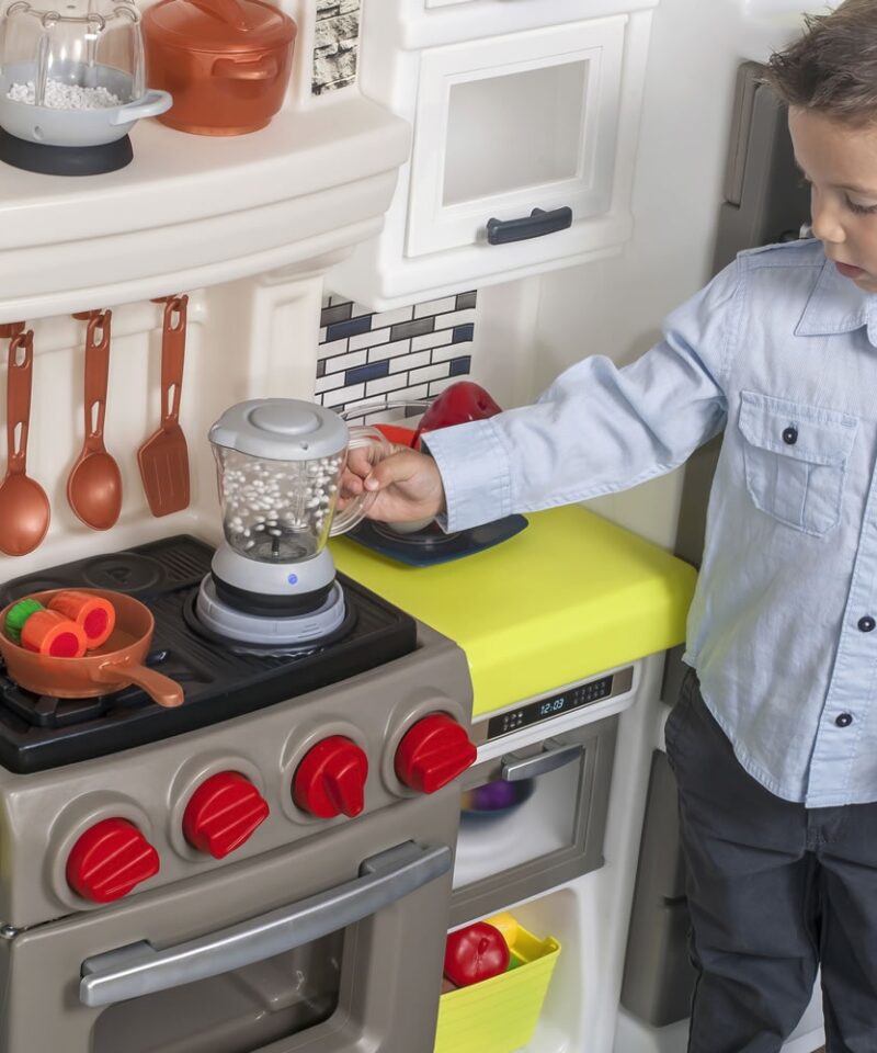 Kaasaegne mänguköök väikestele kokkadele