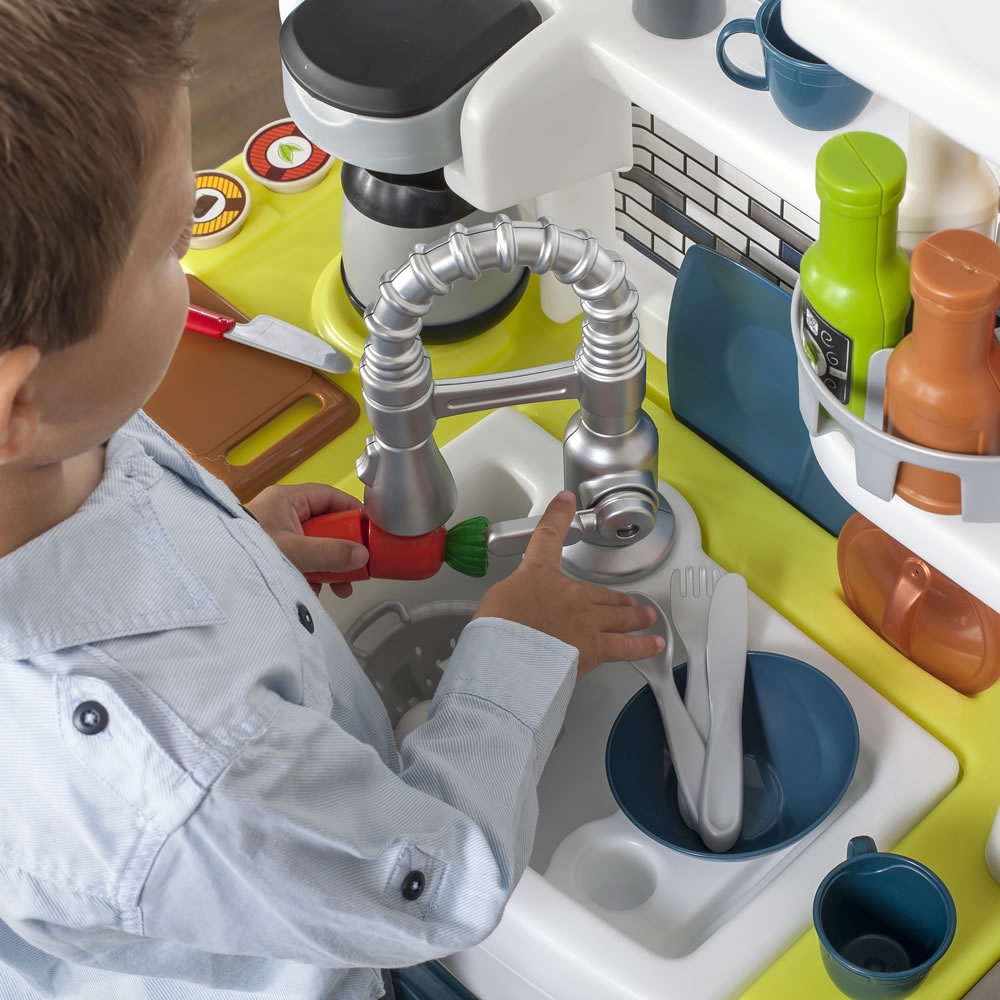 Lastele ohutu mänguköök