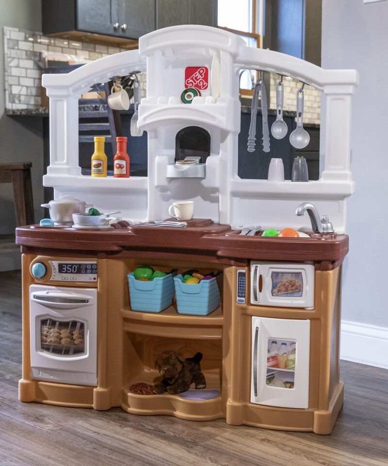 Suur mänguköök mitmele lapsele