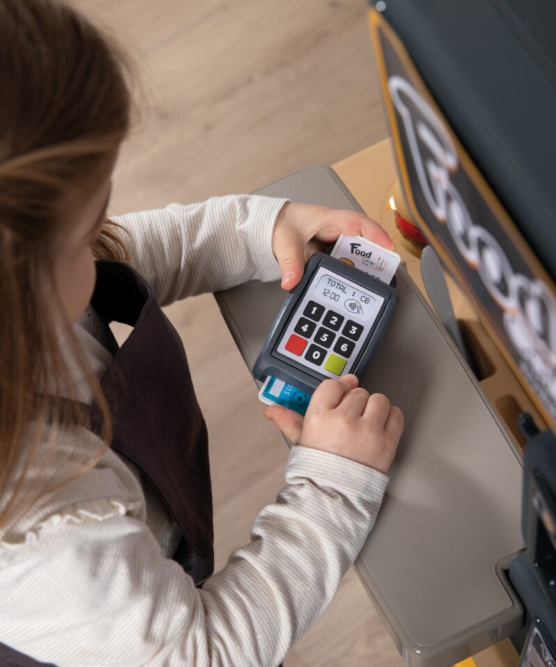 Laste mänguköök serveerimisletiga