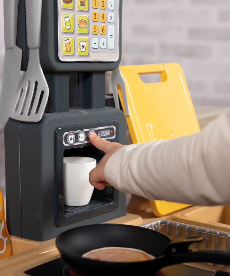 Laste mänguköök serveerimisletiga