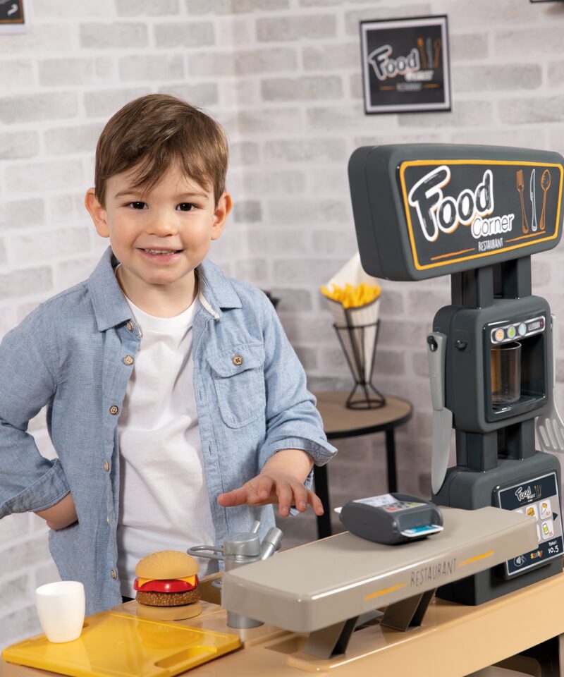 Laste mänguköök serveerimisletiga