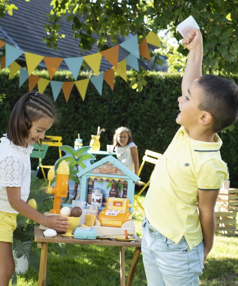 Komplekt puuviljavarraste ja jookidega