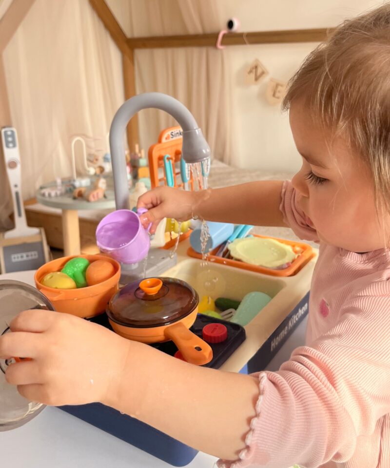 Veeefektiga köögimängukomplekt