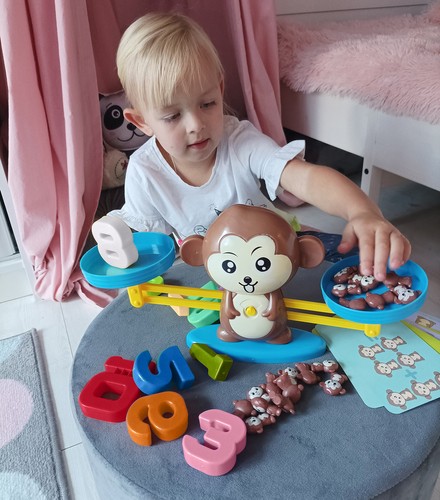 Pere naudib harivat matemaatikamängu