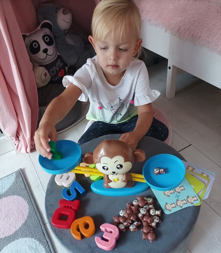 Pere naudib harivat matemaatikamängu