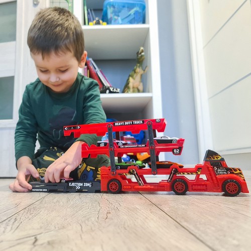 Kvaliteetne mänguauto komplekt