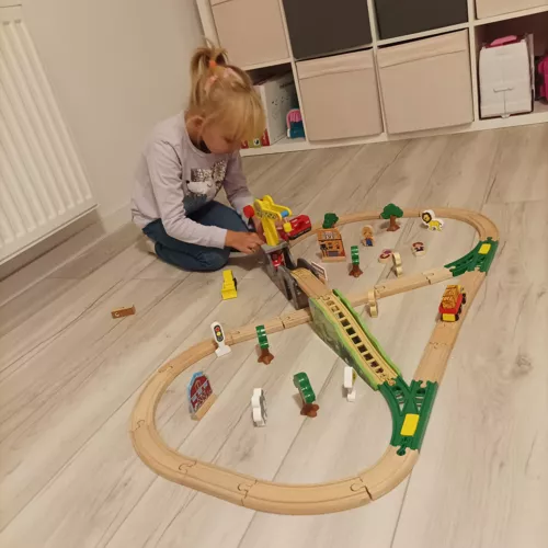 Puidust mängurong loovuse arendamiseks