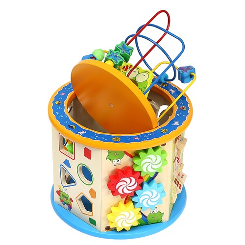 Ohutust materjalist valmistatud puidust kuubik