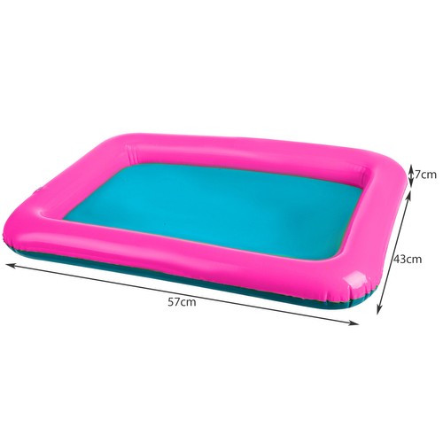 Komplekt sisaldab 14 vormi ja tarvikut