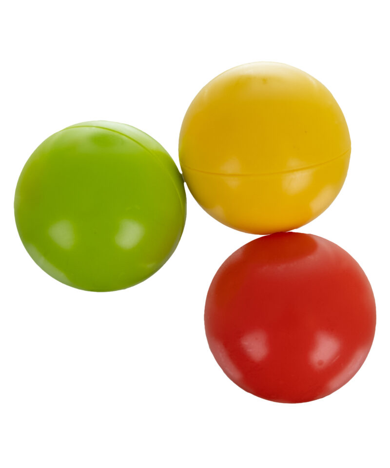 Värvilised pallid kaasas mängutorniga