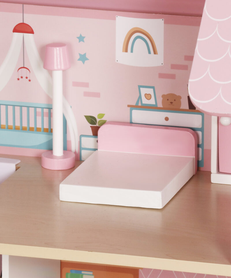 Kolmekorruseline nukumaja rõduga