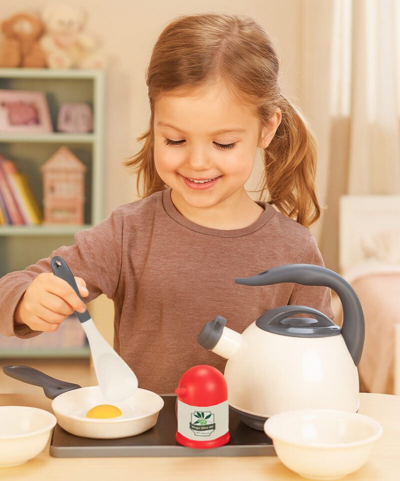 Lastele sobiv köögitarvikute komplekt