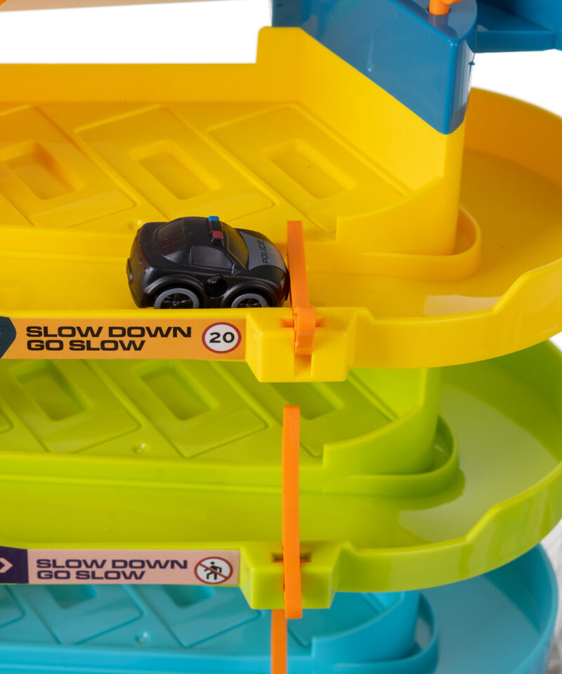 Kergesti kokku pandav autoparkla mänguasi