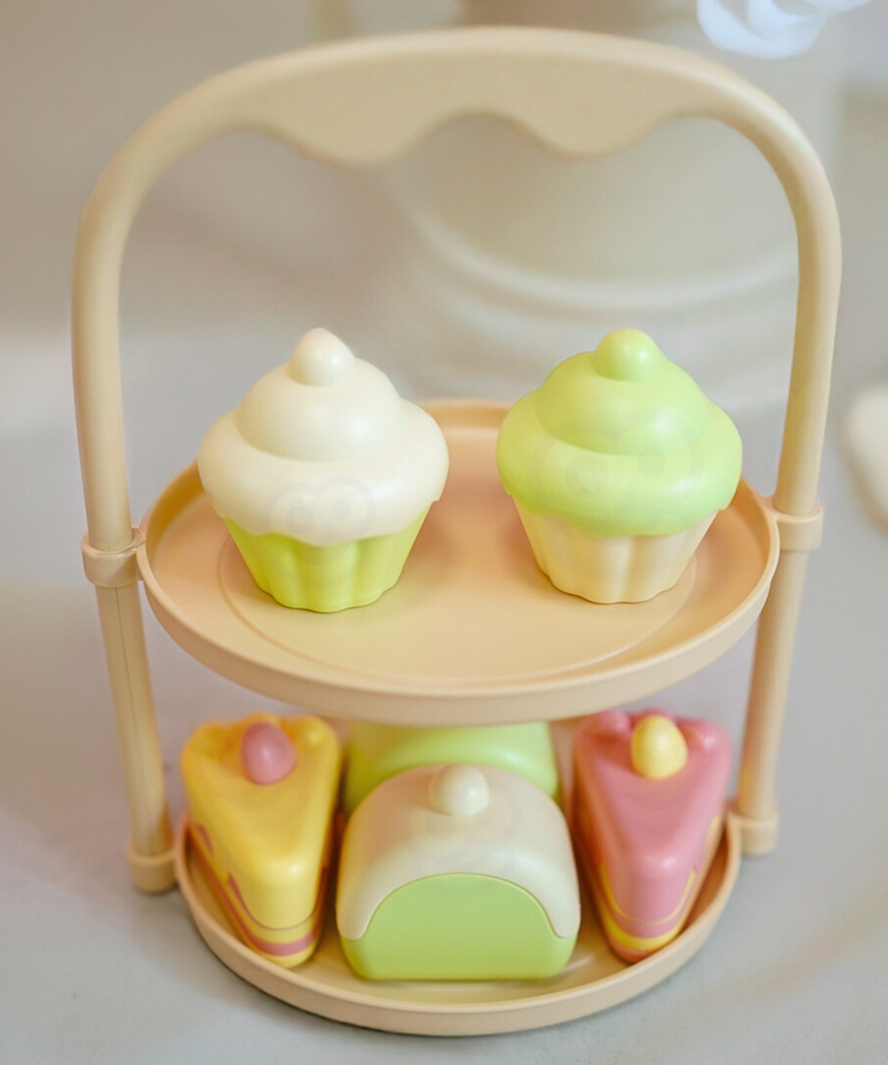 Teekann ja tassid lastele