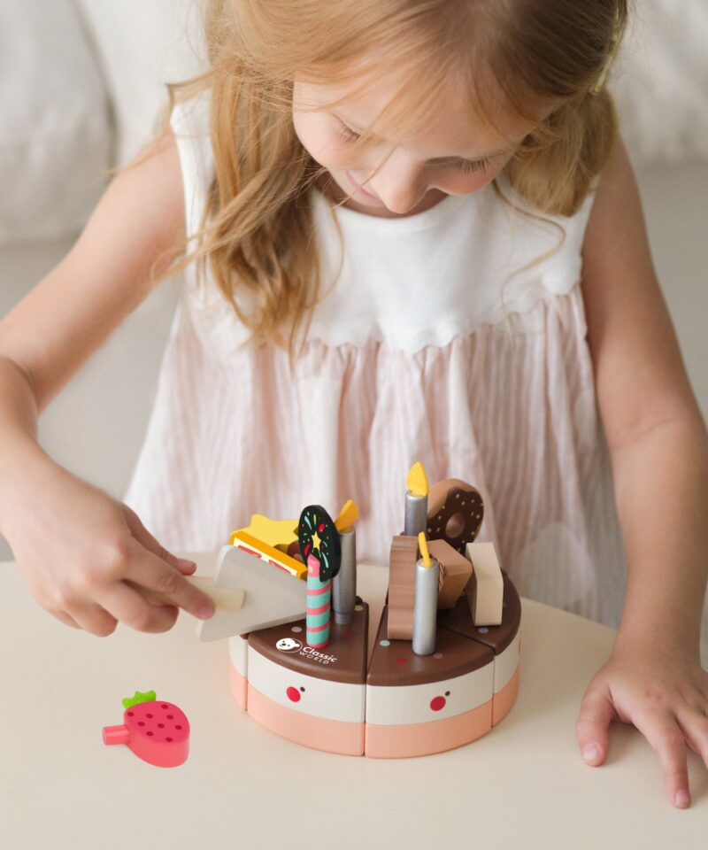 Realistlikud puidust tordikaunistused