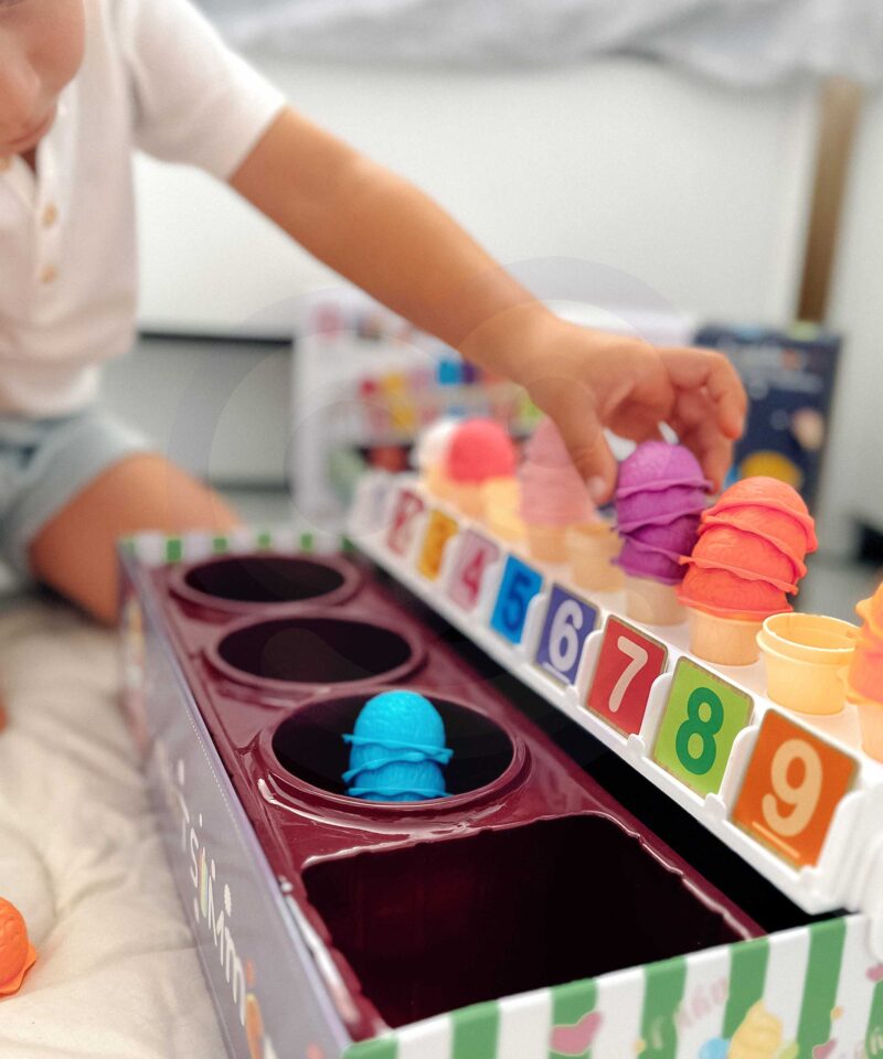 Lapsed mängivad jäätisemüüjat