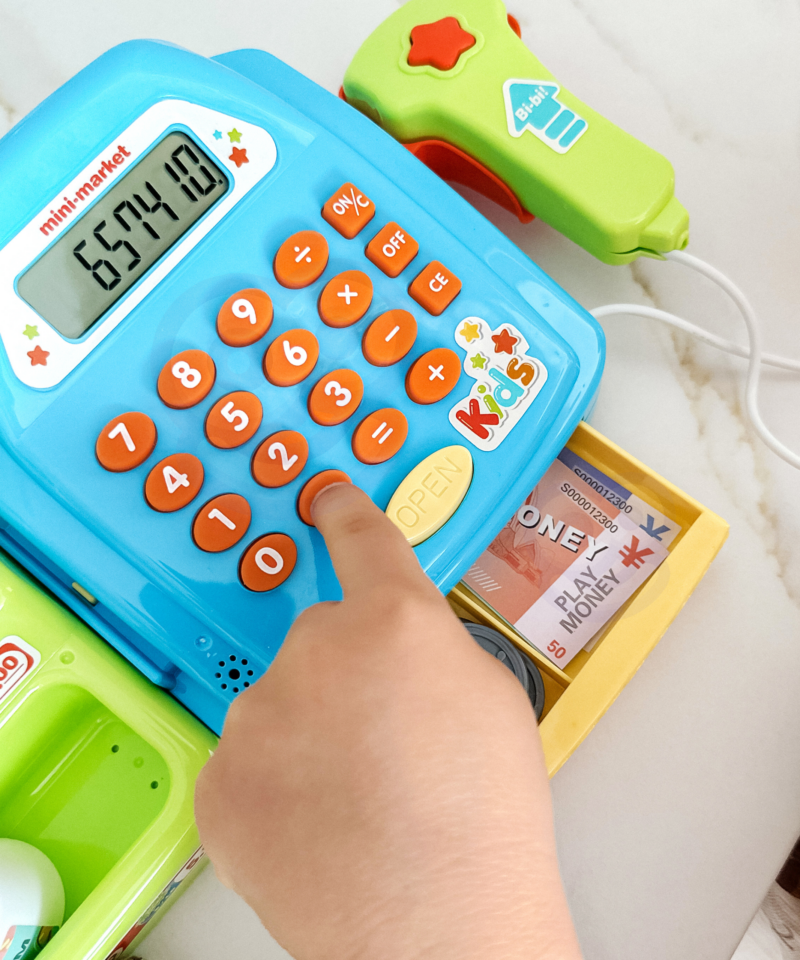 Mängukassa avaneva sahtliga