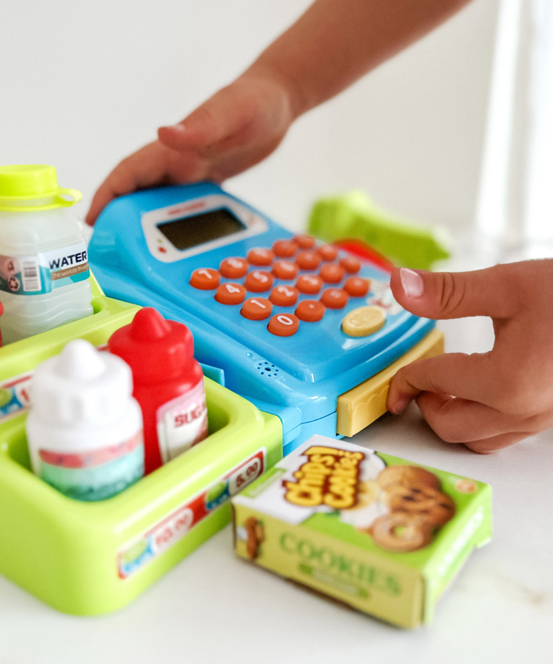 Mängukassa komplekt koos riiuliga