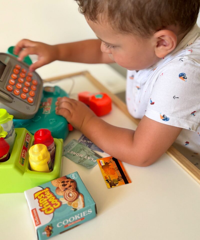 Kassa koos kalkulaatori ja skanneriga