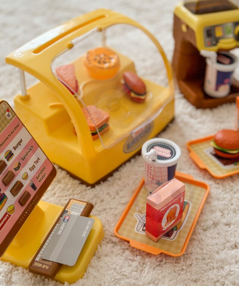 Laste mängukomplekt koos mängurahaga