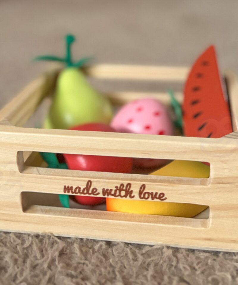 Lastele mõeldud puidust puuviljad