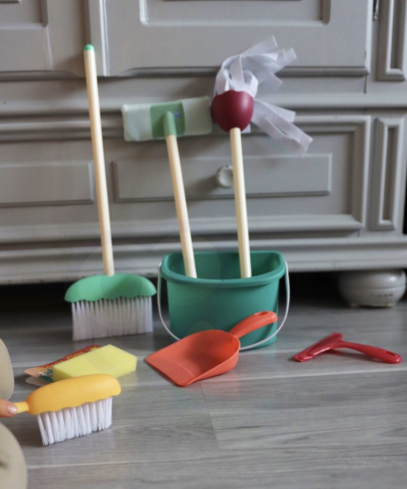 Lastele ohutud koristusvahendid