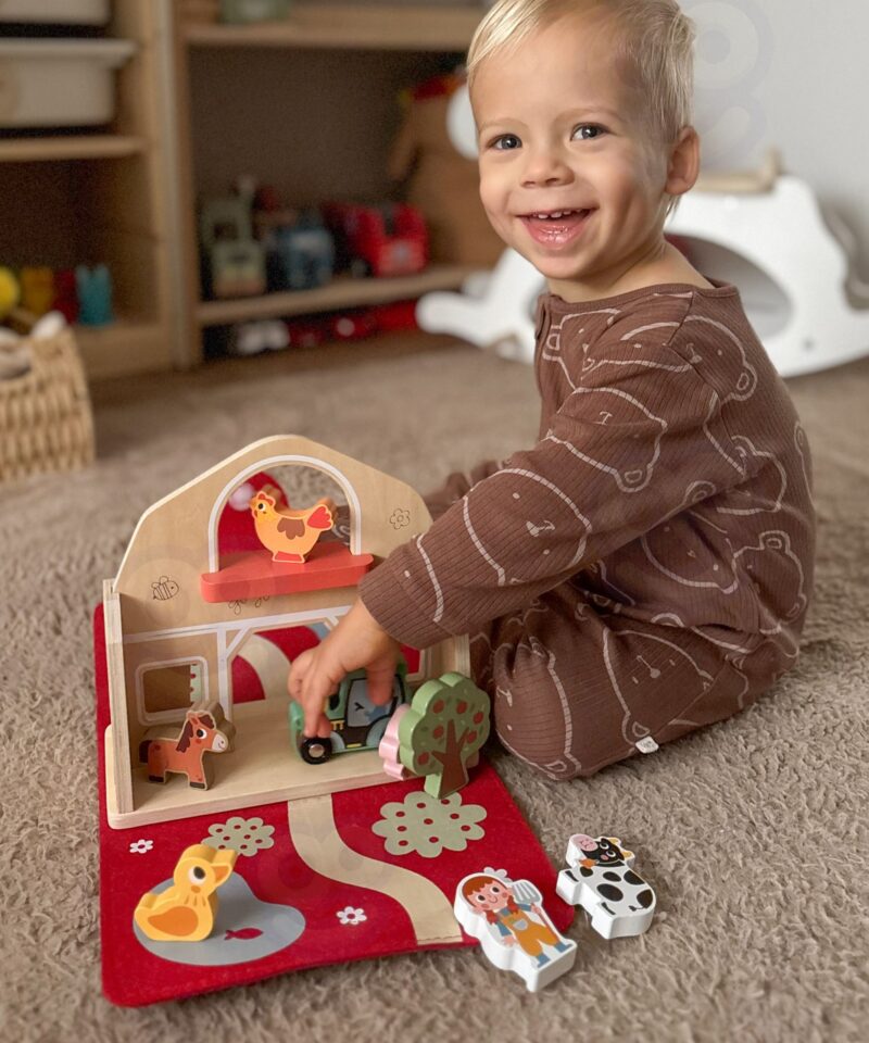 Talumäng loomade ja traktoriga