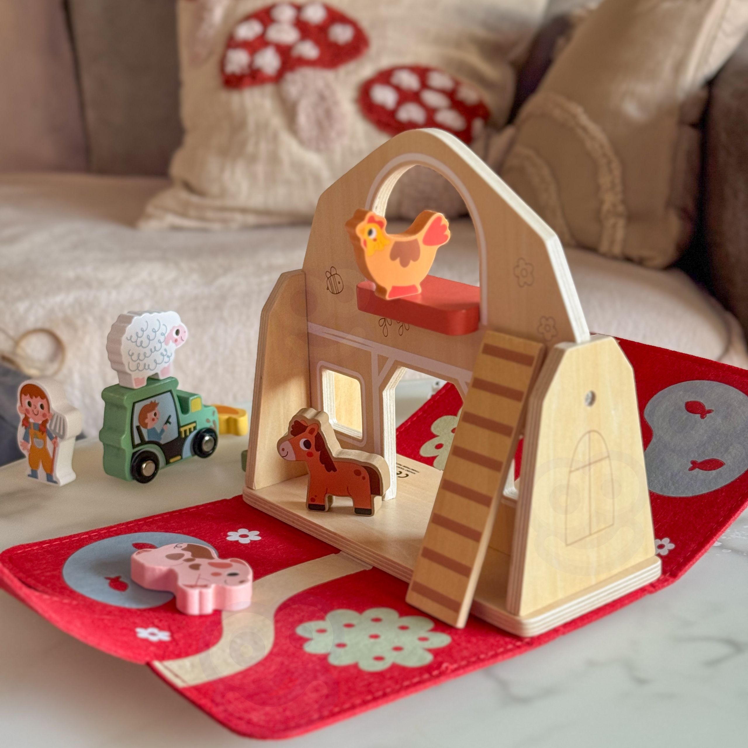 Farmikomplekt koos loomade figuuridega