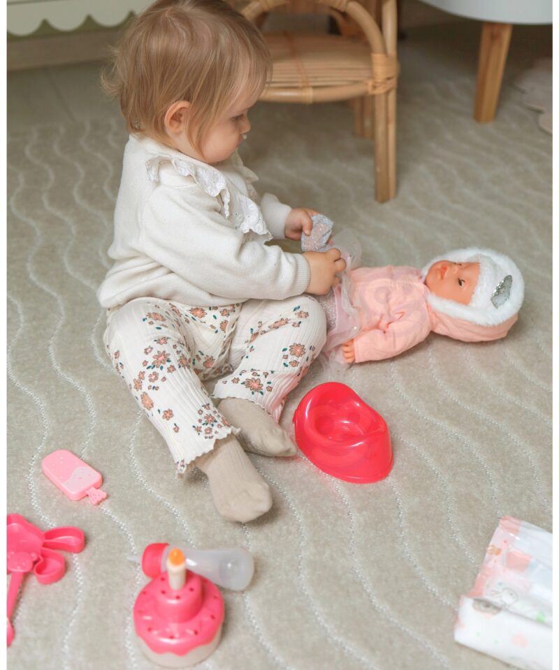 Nukk koos tarvikutega