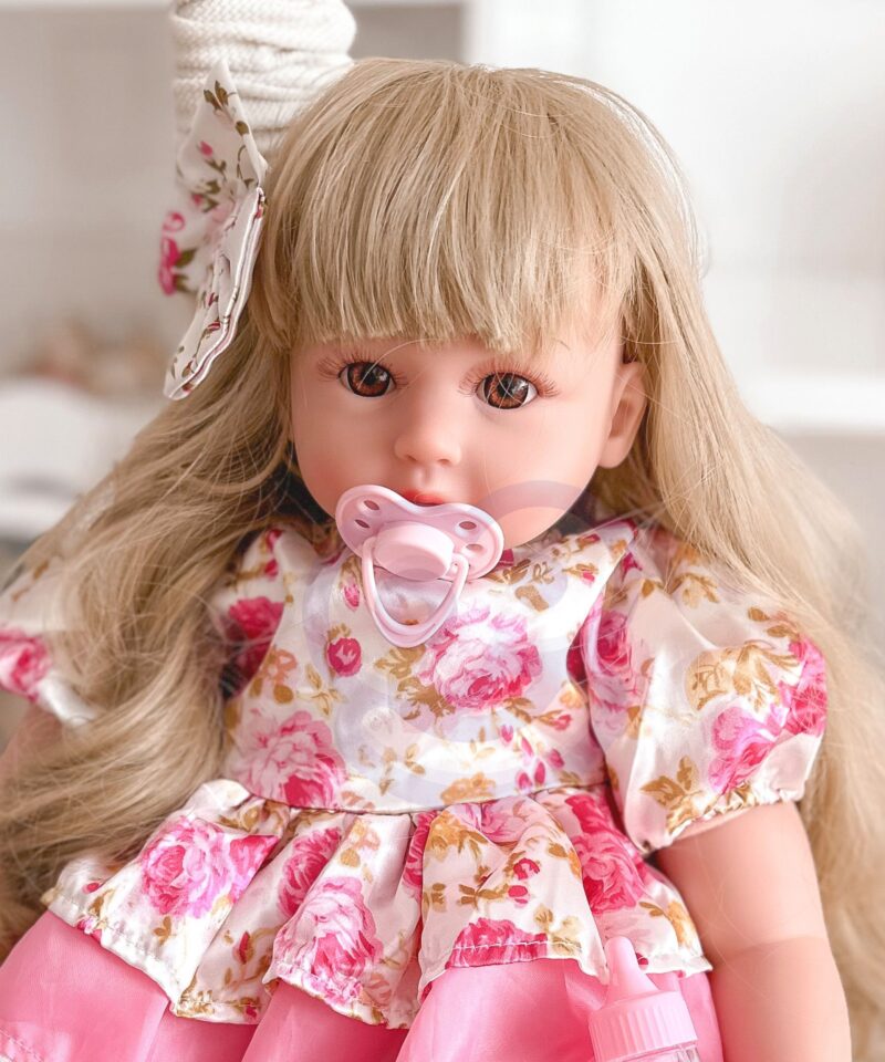 Interaktiivne nukk Marcia naerab