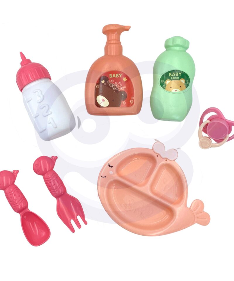 Beebinukk, millel on liikuvad jäsemed