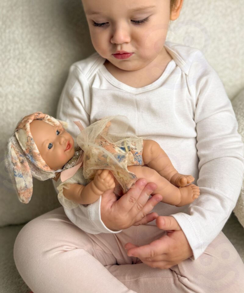 Kerge ja käepärane nukk väikestele kätele