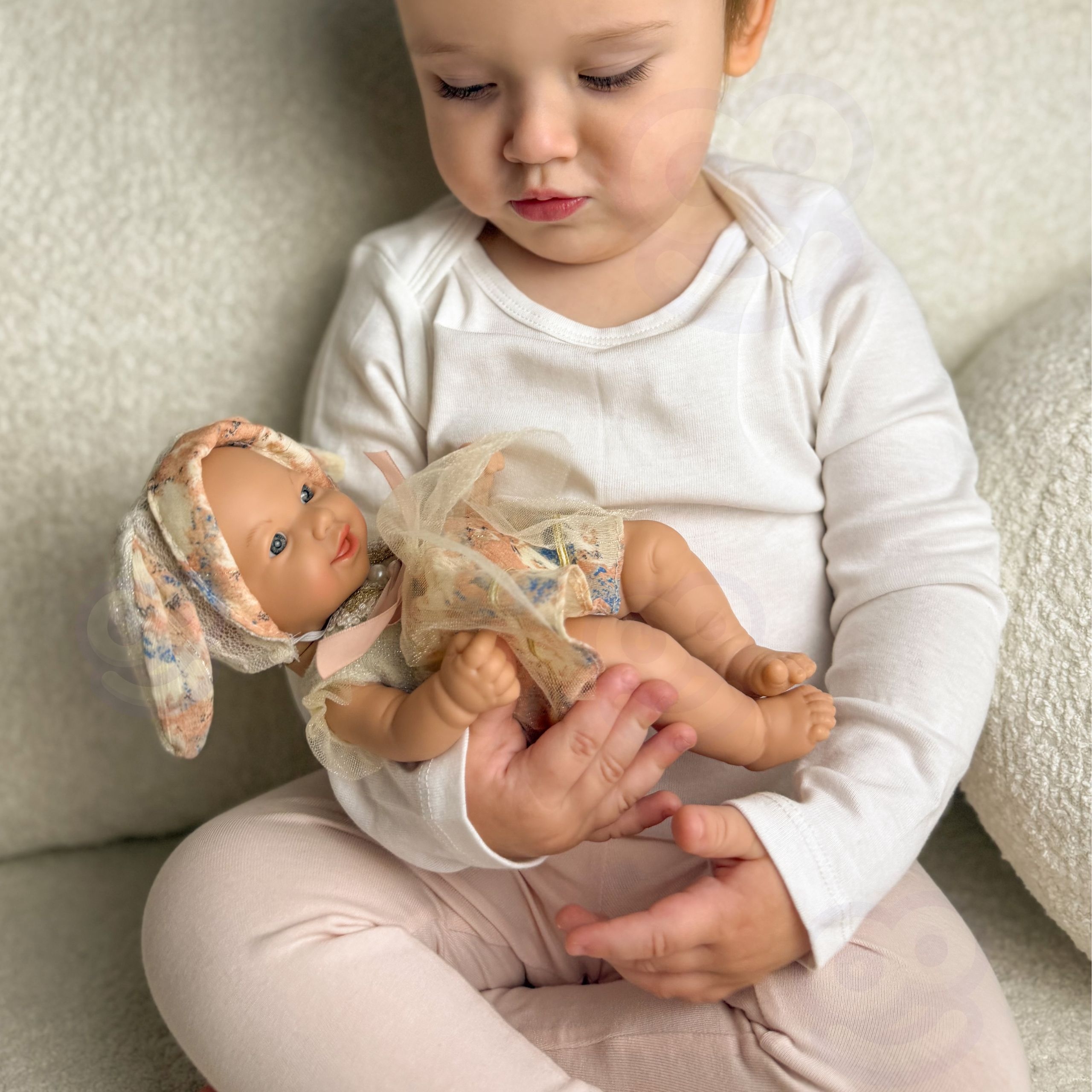 Kerge ja käepärane nukk väikestele kätele