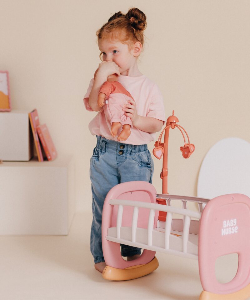 Kaunilt disainitud beebinuku häll