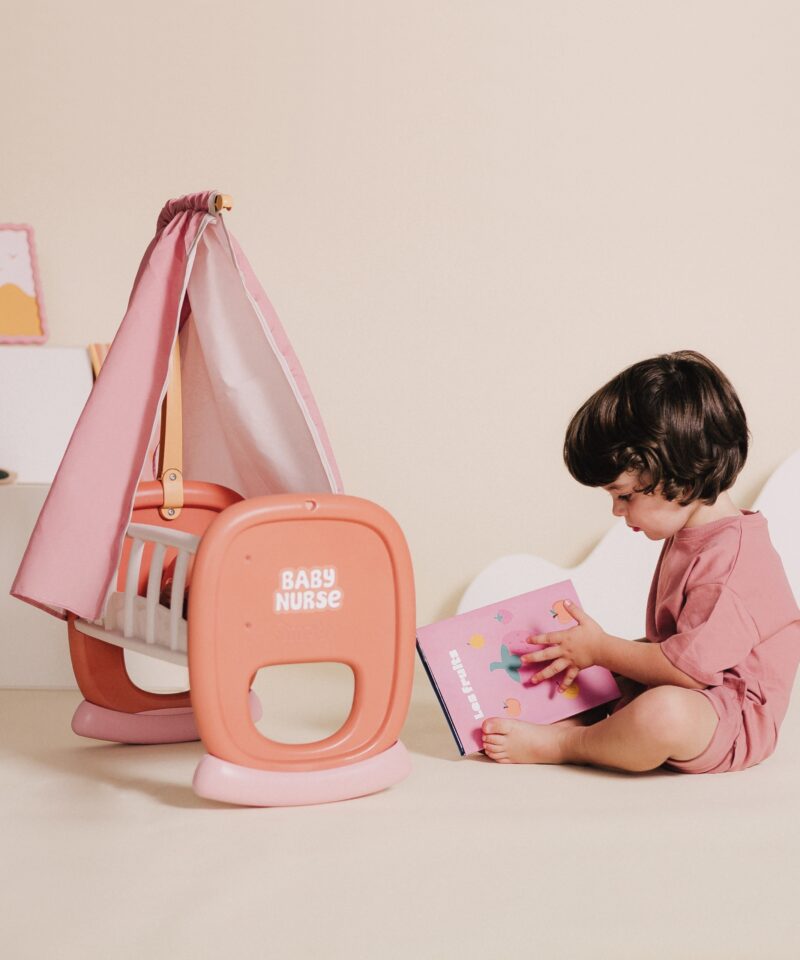 Tüdrukute mänguvoodi baldahhiiniga